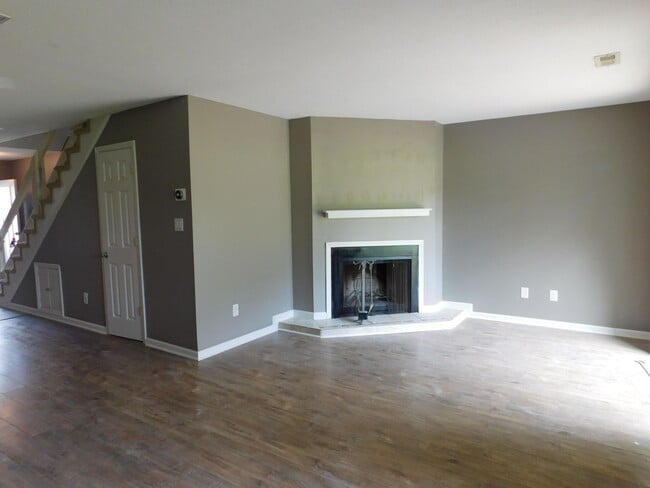 Building Photo - 149 Quarterdeck
