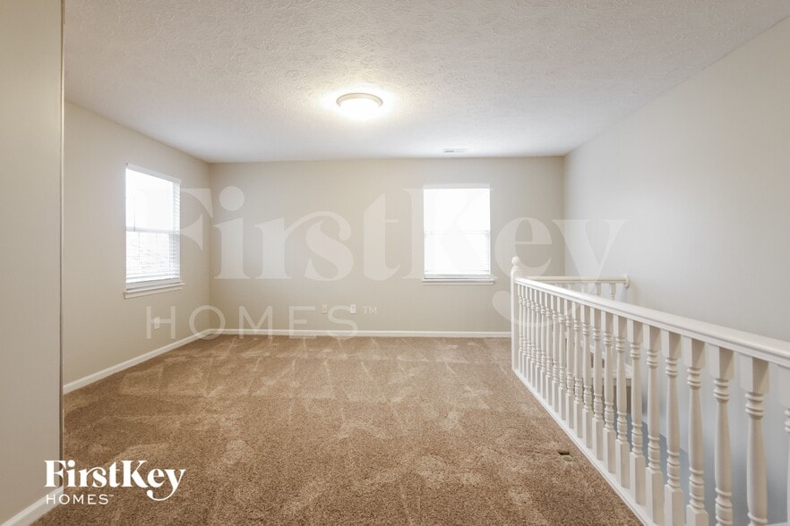 Building Photo - 10483 Day Star Dr