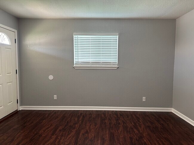 Building Photo - Clinkenbeard Multi Family