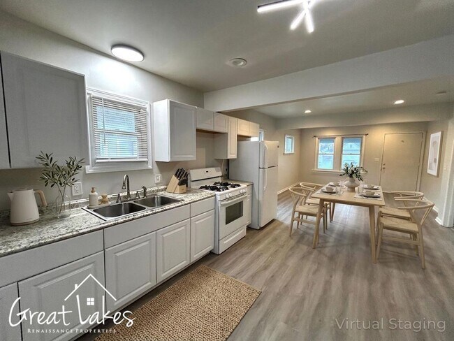 Building Photo - Beautiful two bedroom Warren house for rent!