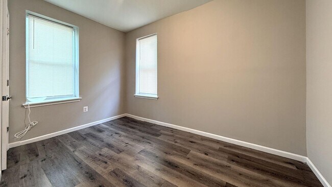 Building Photo - Charming 3BR/1.5BA Updated Home in Philadelphia