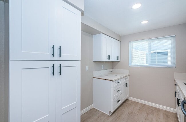 Building Photo - Modern Renovated 4BR Home in Oceanside – P...