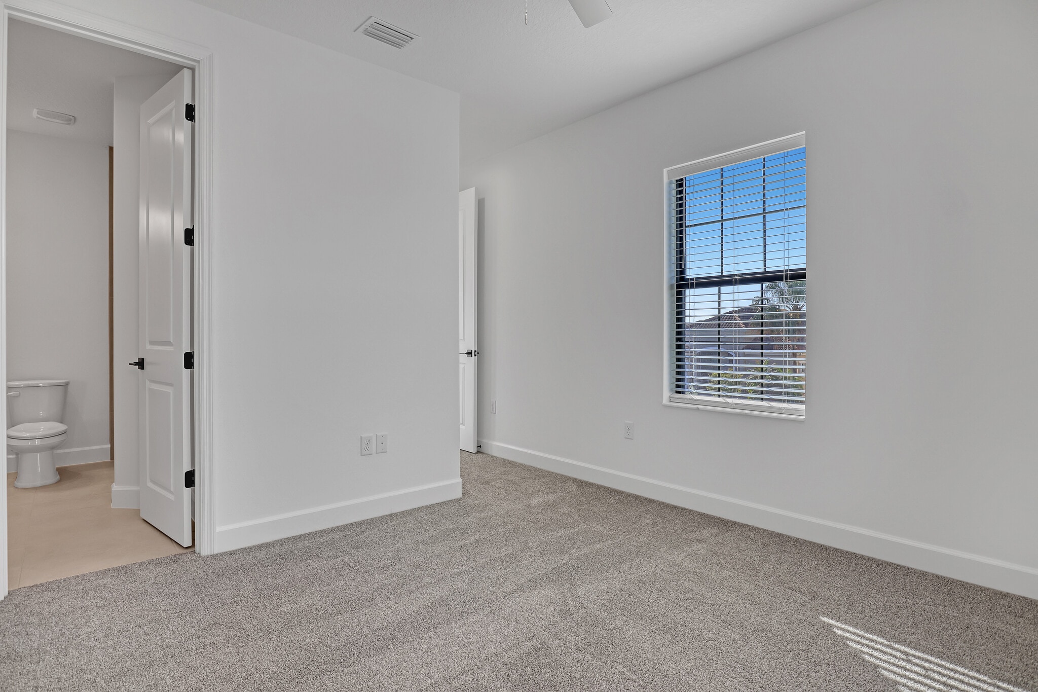 Building Photo - 2238 Salew St