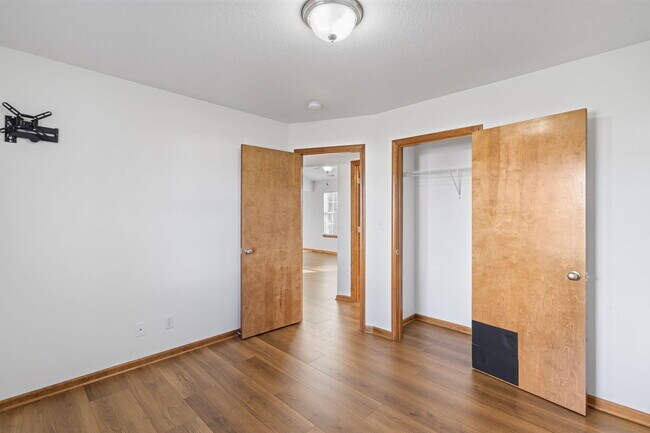 Building Photo - 5104 Sandstone Dr