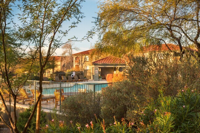 Building Photo - 5751 N Kolb Rd