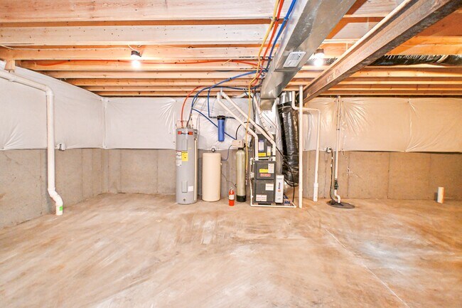 Building Photo - 5697 Julia Kate Dr