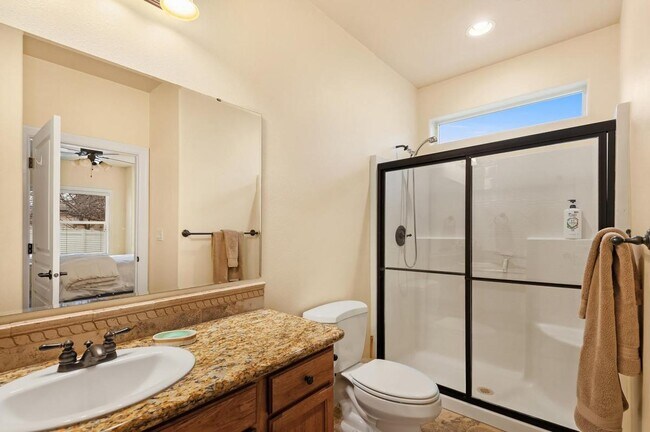 Building Photo - 3068 E Shadoweagle Dr