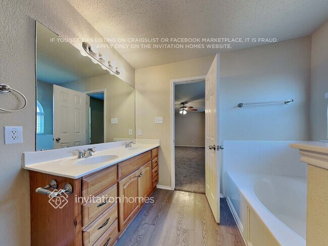 Building Photo - 2517 Buffalo Run