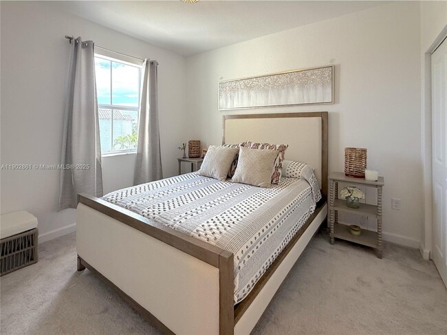 Building Photo - 1060 SE 26th Ter