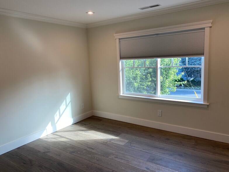 Building Photo - 99 Eldora Dr