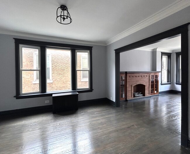 Building Photo - 6423 S Maplewood Ave