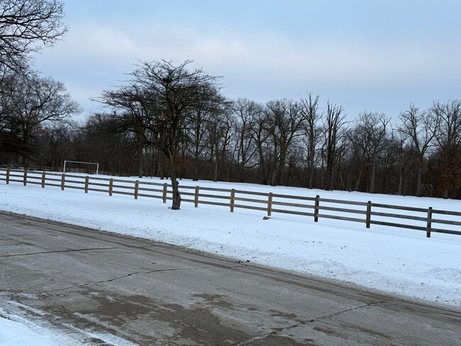 Building Photo - 6727 Parkland