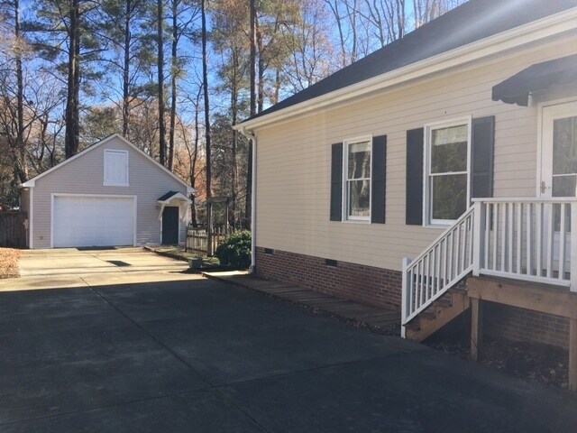 Building Photo - 123 Forest Green Dr