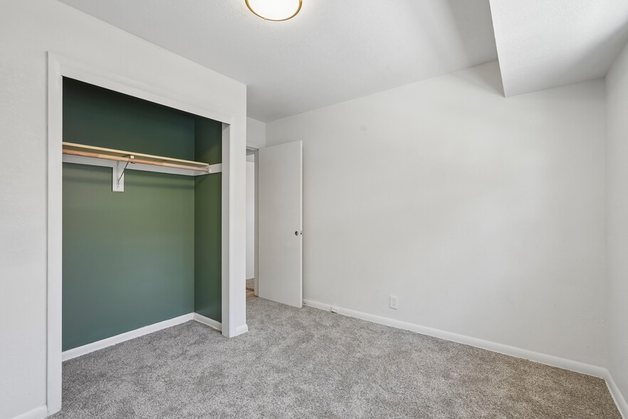 Building Photo - 5625 N 92nd St