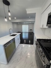 Building Photo - 8 Central Dr