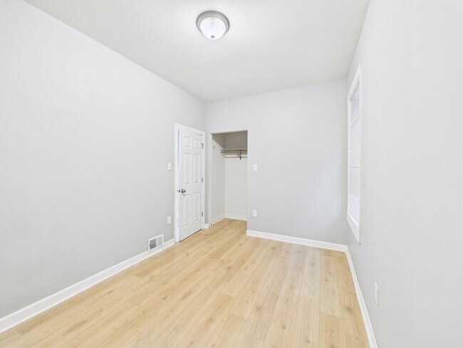 Building Photo - 6639 S Bishop St