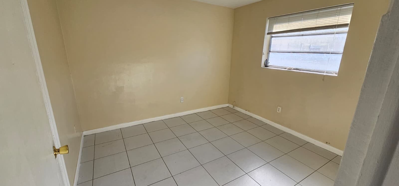 Building Photo - 4117 SW 24th St