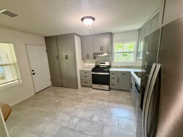 Building Photo - 822 Woodleigh Dr