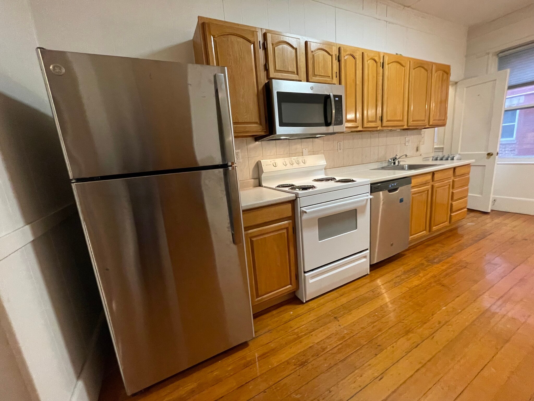 Building Photo - 11 Englewood Ave