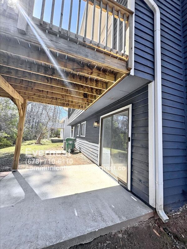 Building Photo - 4060 Day Trail S