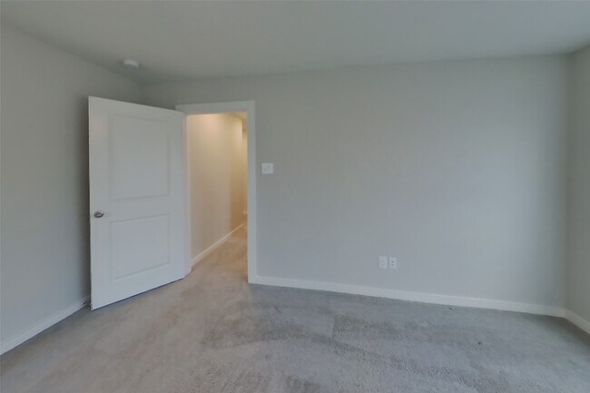 Building Photo - 9835 Willow Creek Commerce Dr