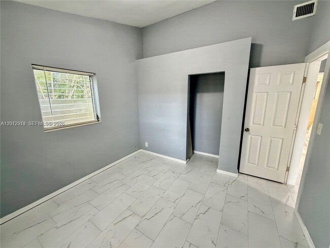 Building Photo - 836 NW 12th Terrace