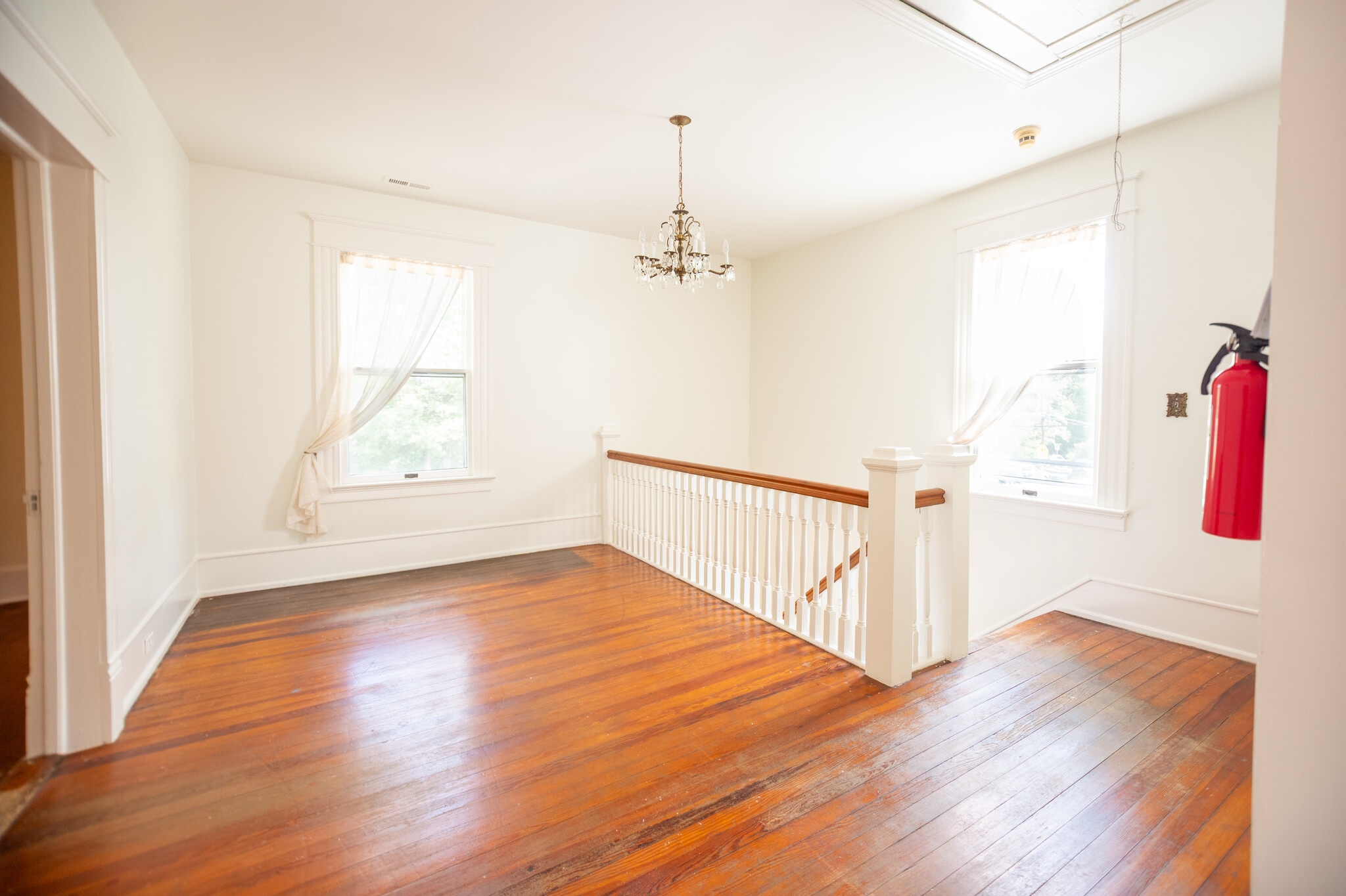Upstairs Landing - 1014 Shepherd St