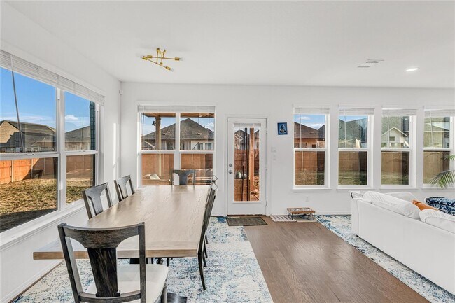 Building Photo - 111 Fortuna Ct