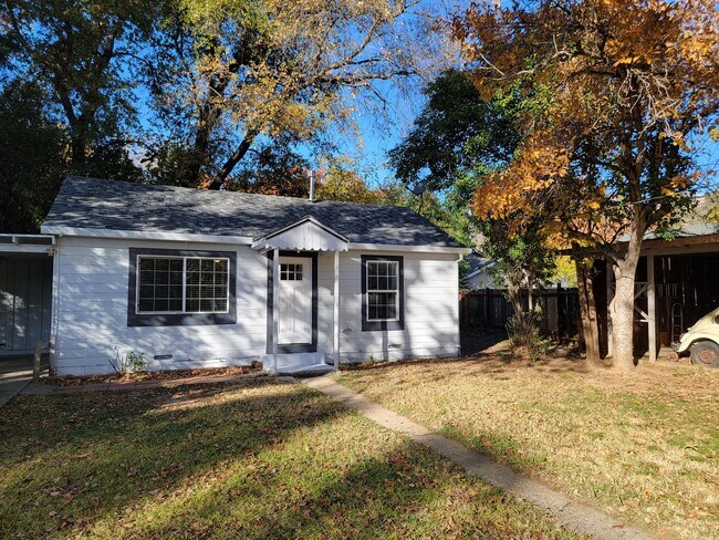 Primary Photo - 2 Bedroom 1 Bathroom House Near Caldwell Park