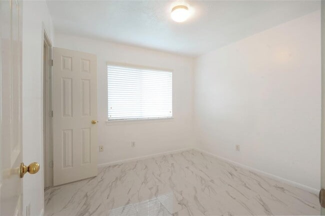 Building Photo - 7103 Bryton Park Dr