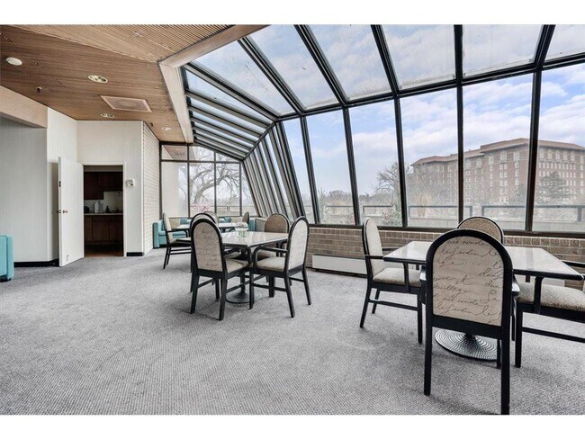 Building Photo - 2950 Dean Pkwy