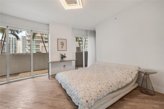 Building Photo - 60 SW 13th St