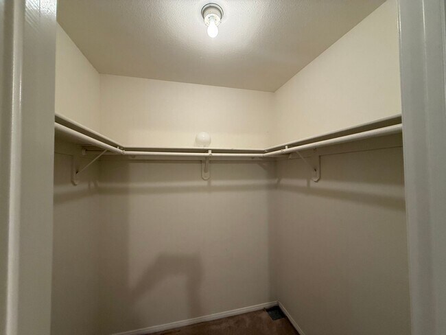 Building Photo - Beautiful Spring Valley Lake Home, 3 Bedrooms, 2 Bathrooms, New Paint