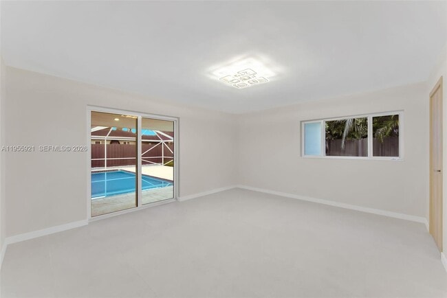 Building Photo - 5419 NE 22nd Ave