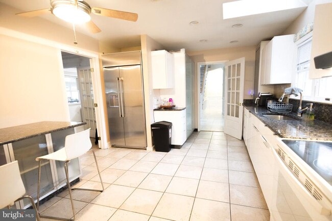 Building Photo - 24 Rose Apple Rd