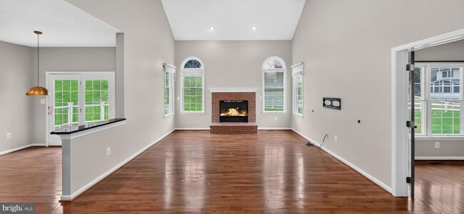 Building Photo - 6933 Sandy Creek Ct
