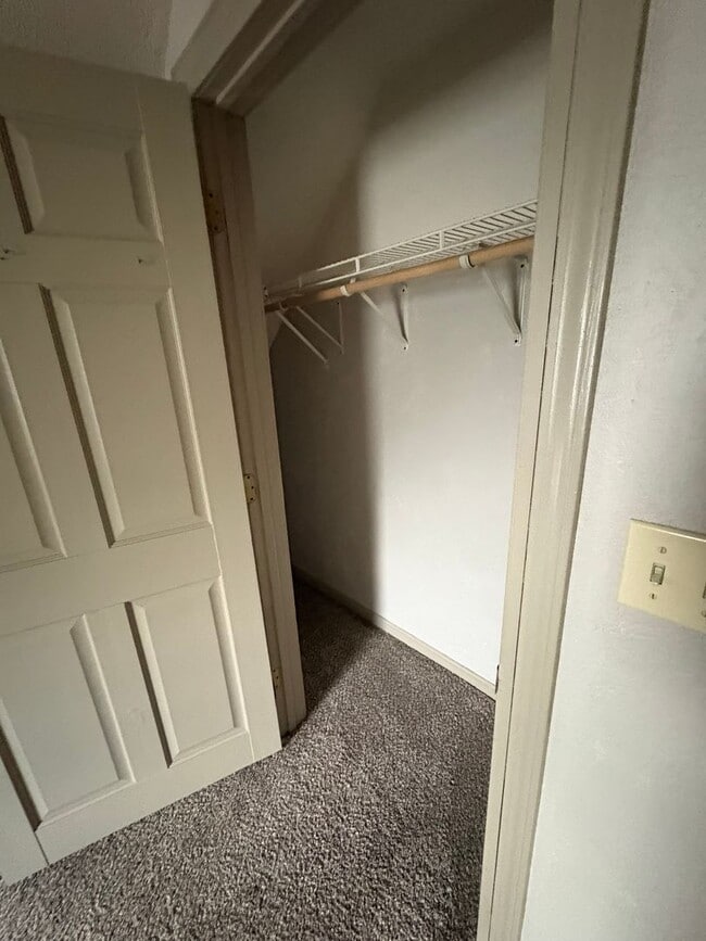 Building Photo - 933 S 4th St