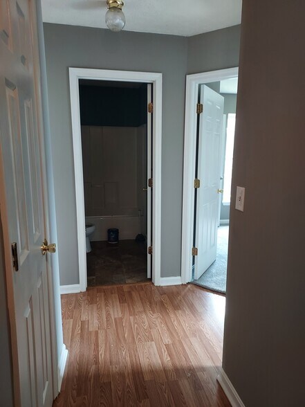 2nd floor Hall - 1216 Lipps Ln