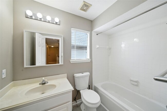 Building Photo - 3119 Waters Way Dr