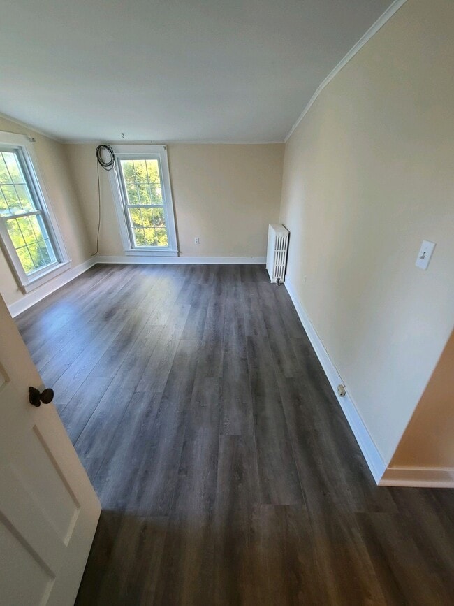 back bedroom - 165 W 4th St