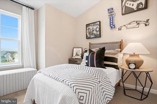 Building Photo - 201 Hillsdale Pl