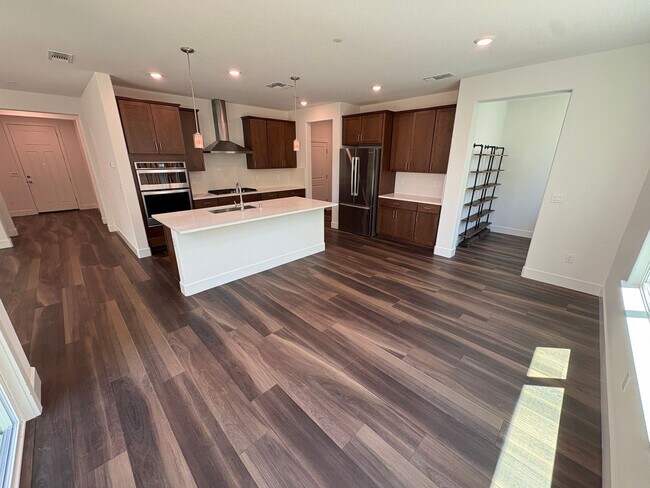 Building Photo - Beautiful 4 Bedroom 3 Bath Brentwood Home With SOLAR