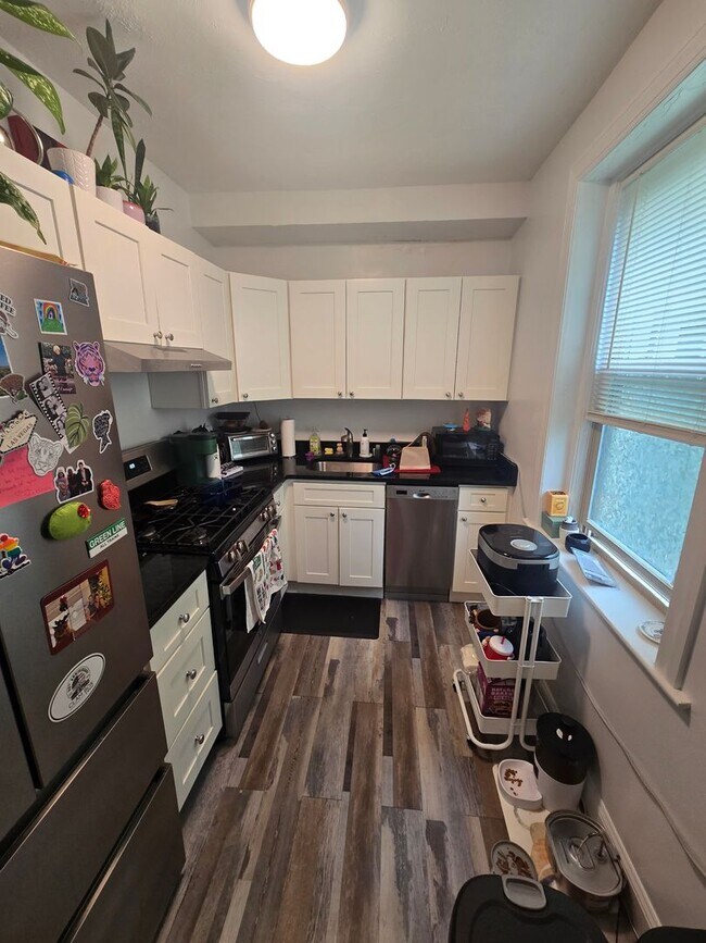 Building Photo - NO FEE!   UPDATED APARTMENT ON BROOKLINE LINE AVAILABLE 9/!