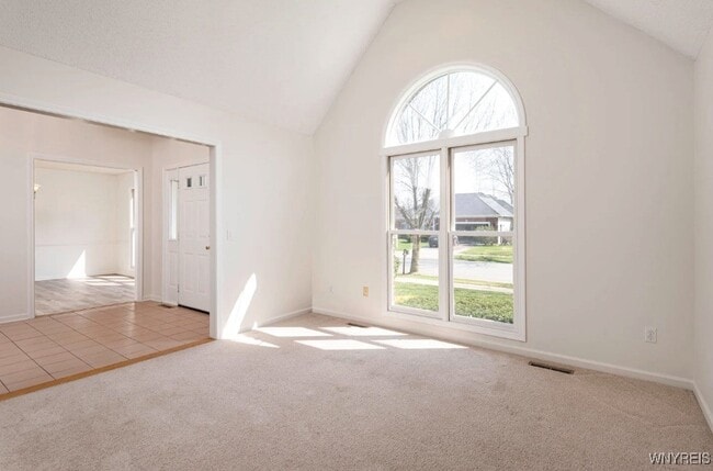 Building Photo - 70 Hobnail Dr