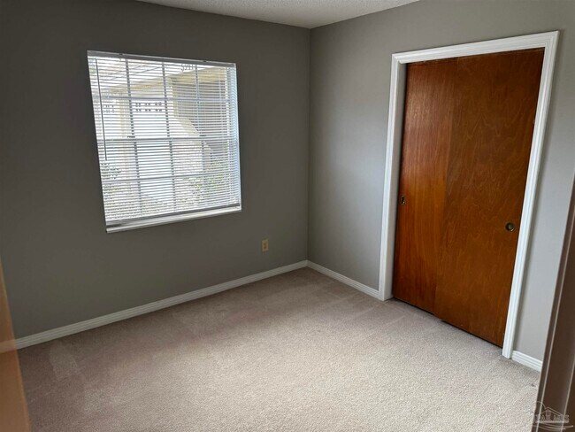 Building Photo - 5941 Leesway Blvd