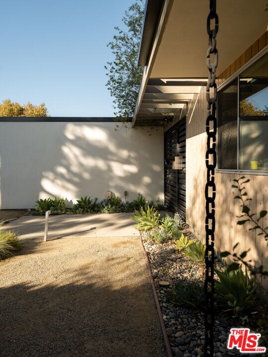 Building Photo - 13025 Addison St