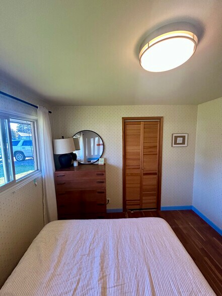 Building Photo - 12090 Country Ln