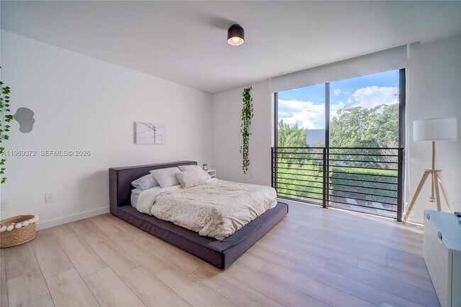 Building Photo - 8660 Arboretum Ln