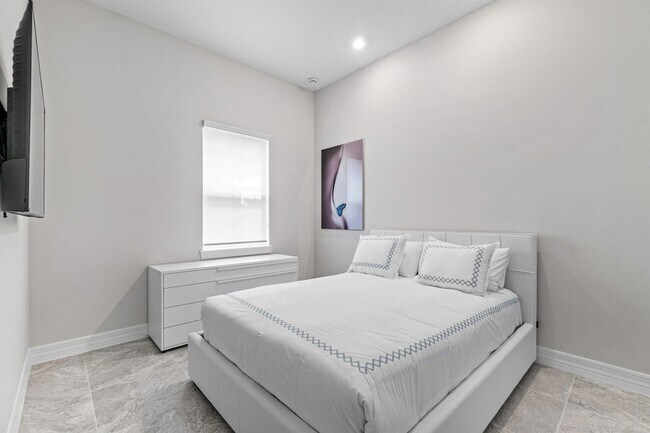 Building Photo - 12325 Frontline Ln