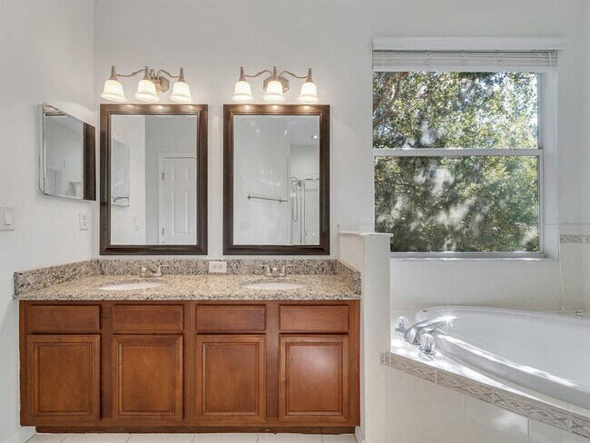 Building Photo - 18022 Maui Isle Dr